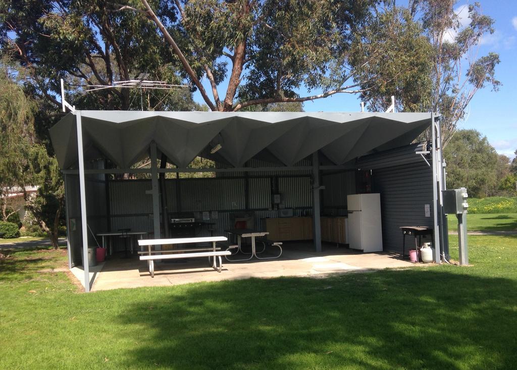 Pinjarra Caravan Park&Cabins Exteriör bild