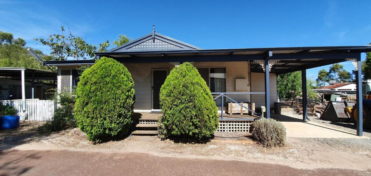 Pinjarra Caravan Park&Cabins Exteriör bild