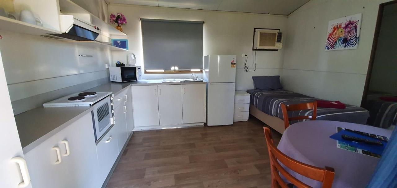 Pinjarra Caravan Park&Cabins Exteriör bild